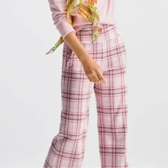 Cabi Playdate Crop - Picture 2 of 3